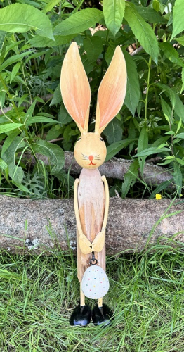 PISTACHIO RABBIT W/FEET HOLDING A EGG